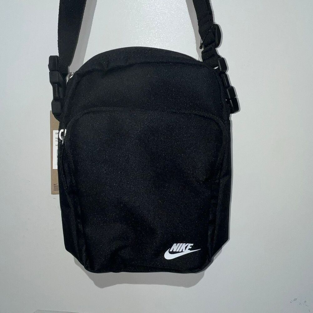 Nike Unisex Black Heritage Move To Zero Hip Pack Crossbody Bag NWT